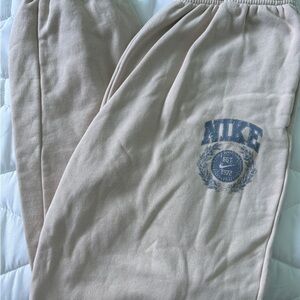 Nike Sweatpants
